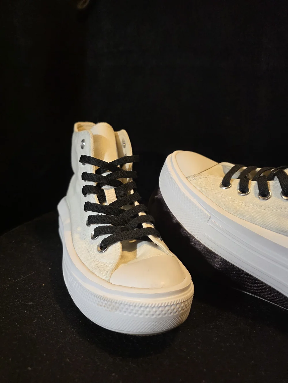Converse Women’s High-Top Platform Sneakers in Cream with Black Laces Size 5.5